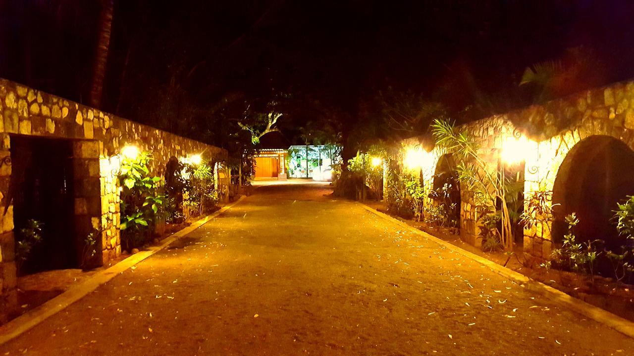 Villa In Le Tamier, 4 Bedrooms, 300M Flic En Flac Beach Bagian luar foto