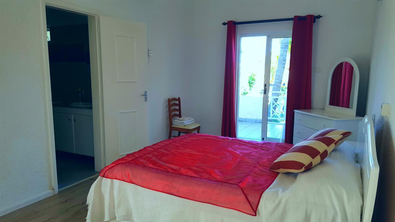 Villa In Le Tamier, 4 Bedrooms, 300M Flic En Flac Beach Bagian luar foto